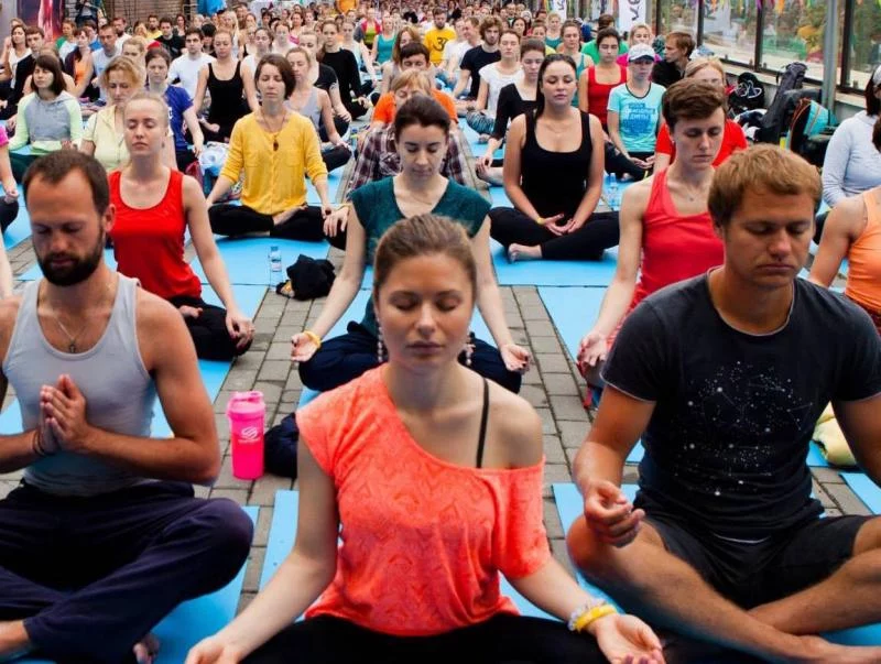 Международный День Йоги отмечаем 26 июня