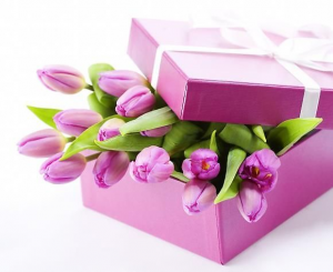 Скидки на женские подарки к 8 марта: идеи подарков жене, маме, коллегам